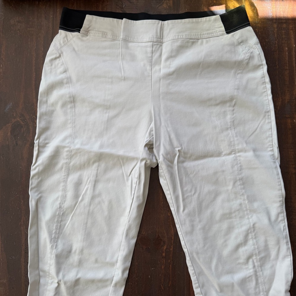 Simply Vera Wang Cream Cropped Casual Pants with Black Waistband - XL